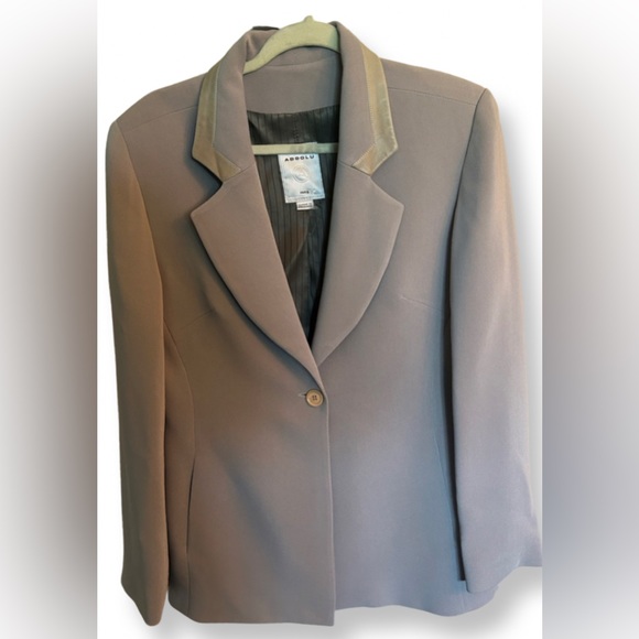 Absolu Paris Extraordinary Ensemble Suit - Picture 2 of 15